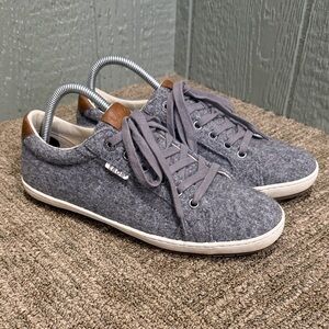 TAOS women’s Star Burst Sneakers, gray wool - size 9.5